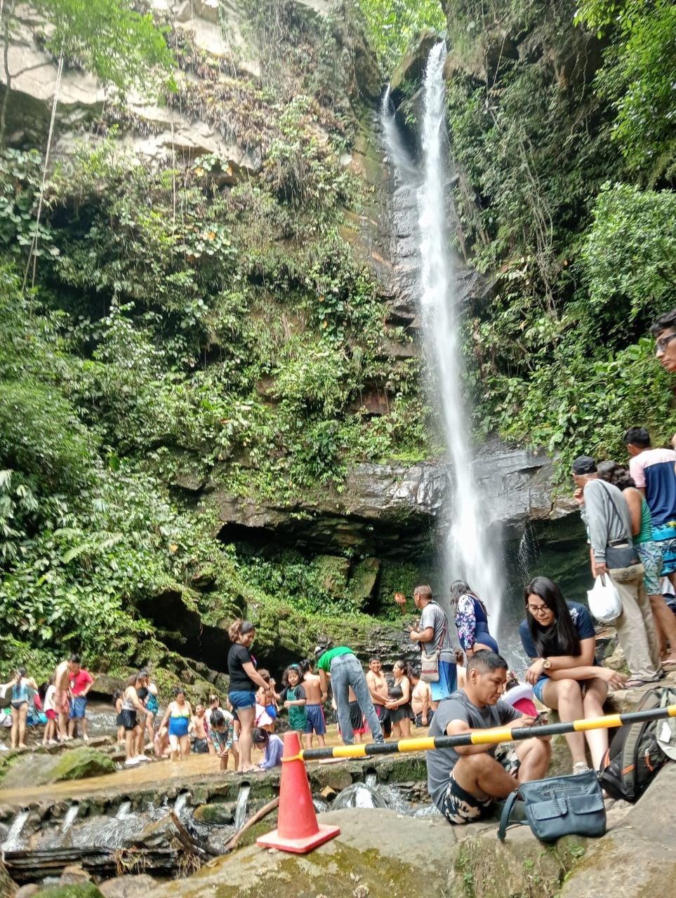 Tour Ahuashiyacu hover